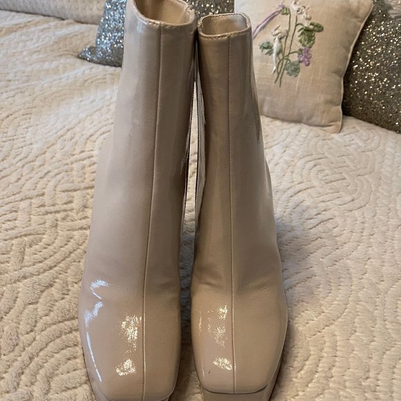 Steve Madden Shoes - Steve Madden Cream Patent Leather Platform Ankle Boots Size 8 NBW